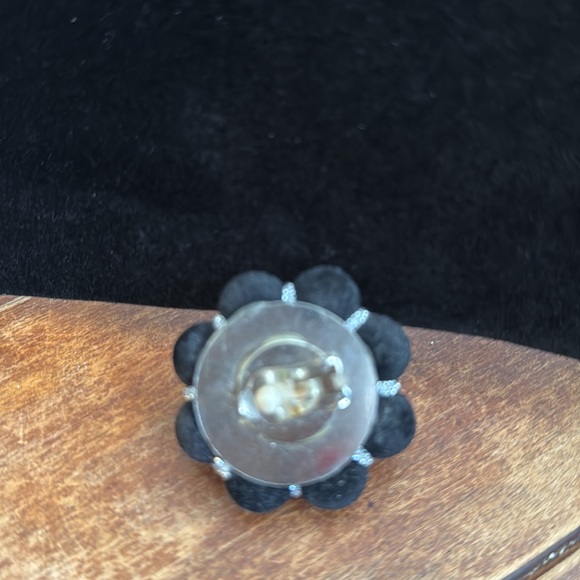 Elegant Black Floral fabric Earrings - Picture 3 of 5